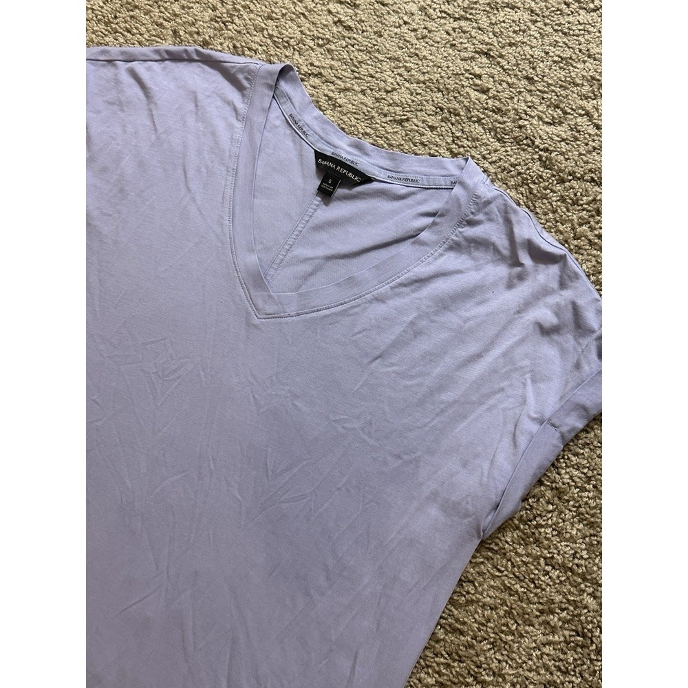 Women's Banana Republic V Neck Lightweight Top - Small